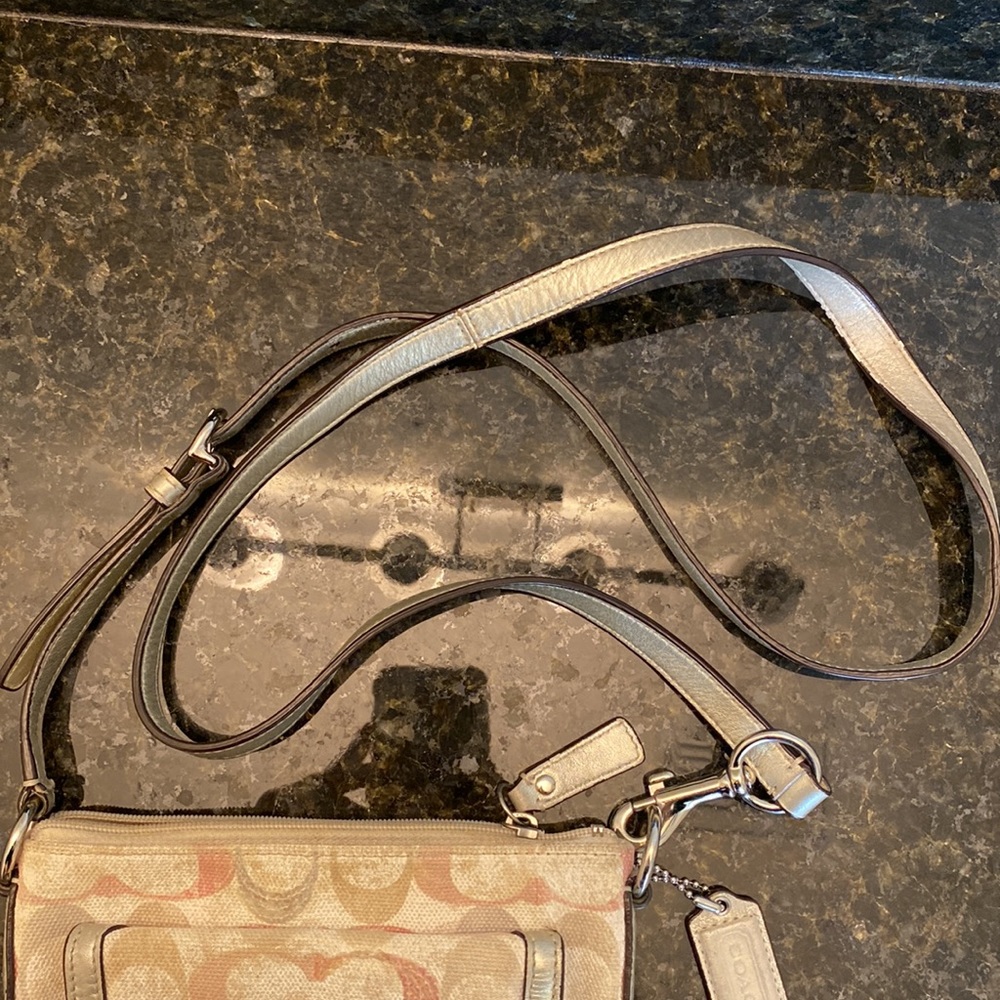 Coach CrossBody 🌸 - Picture 4 of 7